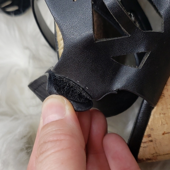 Charles David laser cut wedge sandal 6.5M - Picture 3 of 10